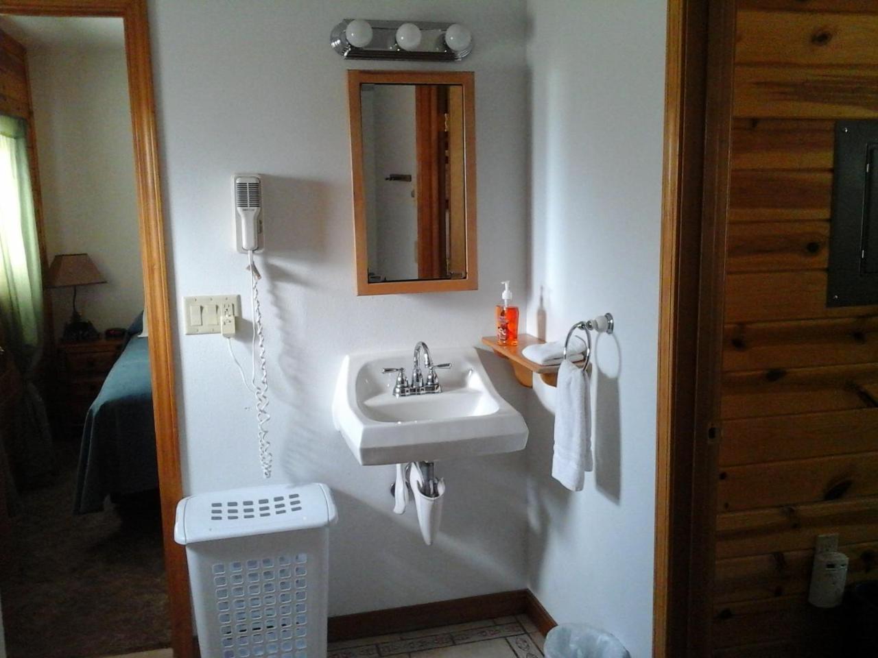 River Bend Motel Llc Spray Extérieur photo